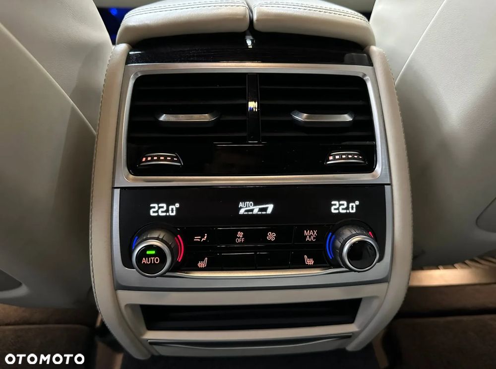 BMW Seria 7 750i xDrive - 2