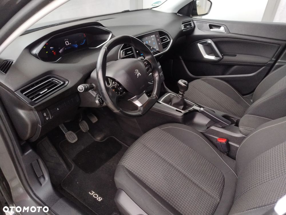 Peugeot 308 BlueHDi 130 Allure - 8