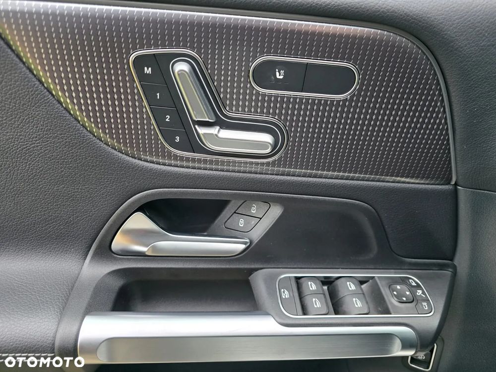 Mercedes-Benz GLB 250 Progressive 8G-DCT - 23