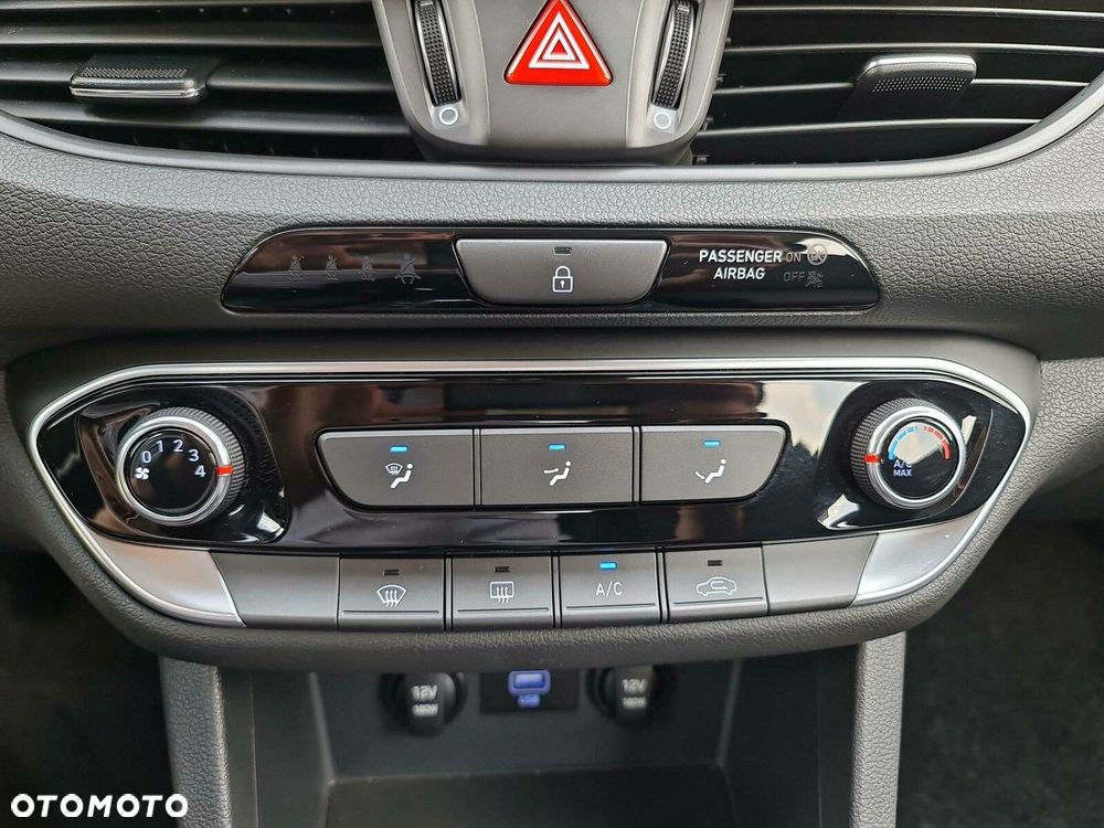 Hyundai i30 1.5 T-GDI 48V Modern - 19