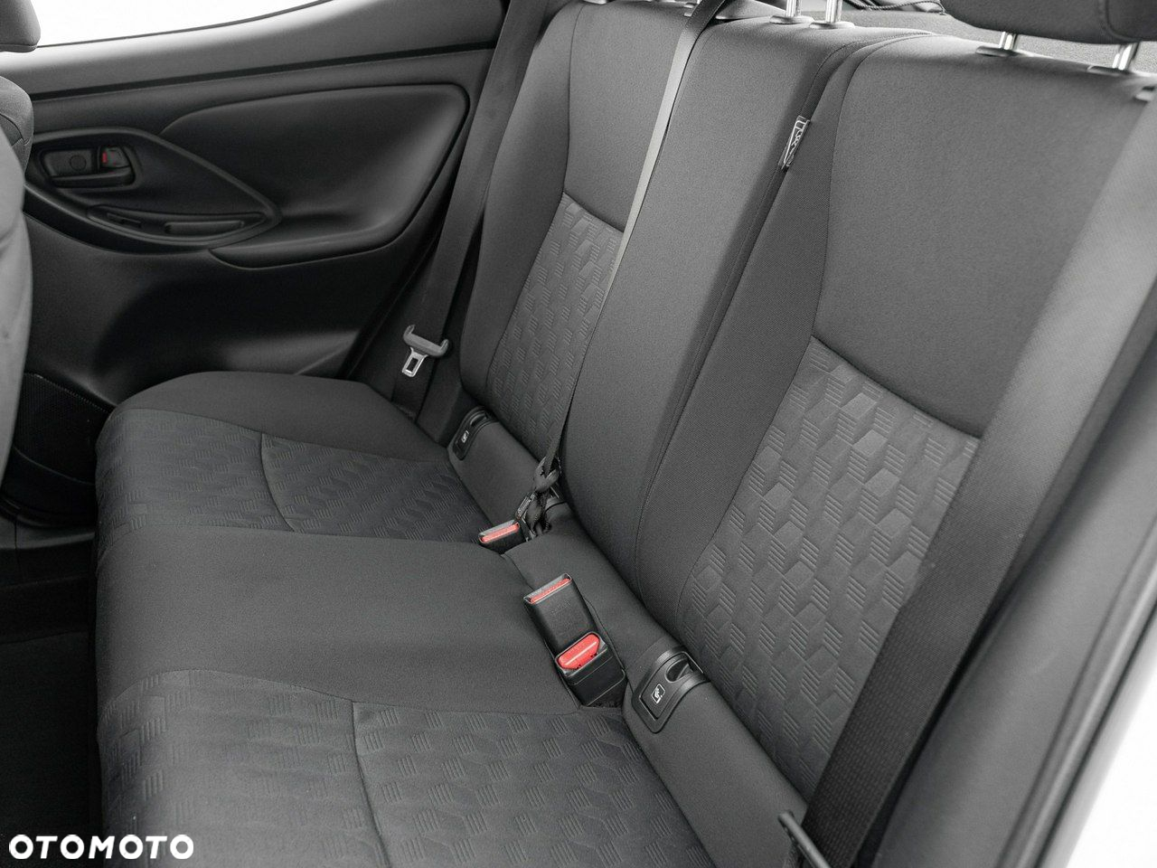 Toyota Yaris Hybrid 1.5 Comfort - 25