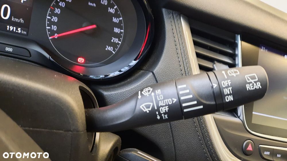 Opel Grandland X 1.2 Start/Stop Automatik Business Edition - 34