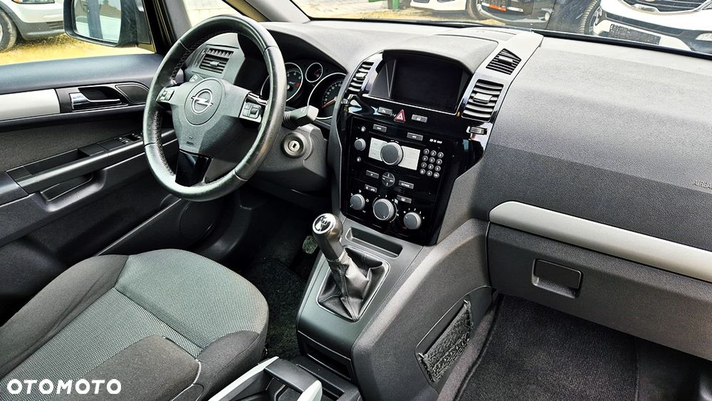 Opel Zafira 1.8 Cosmo EU5 - 37