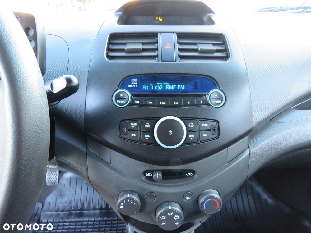 Chevrolet Spark 1.0 + - 24