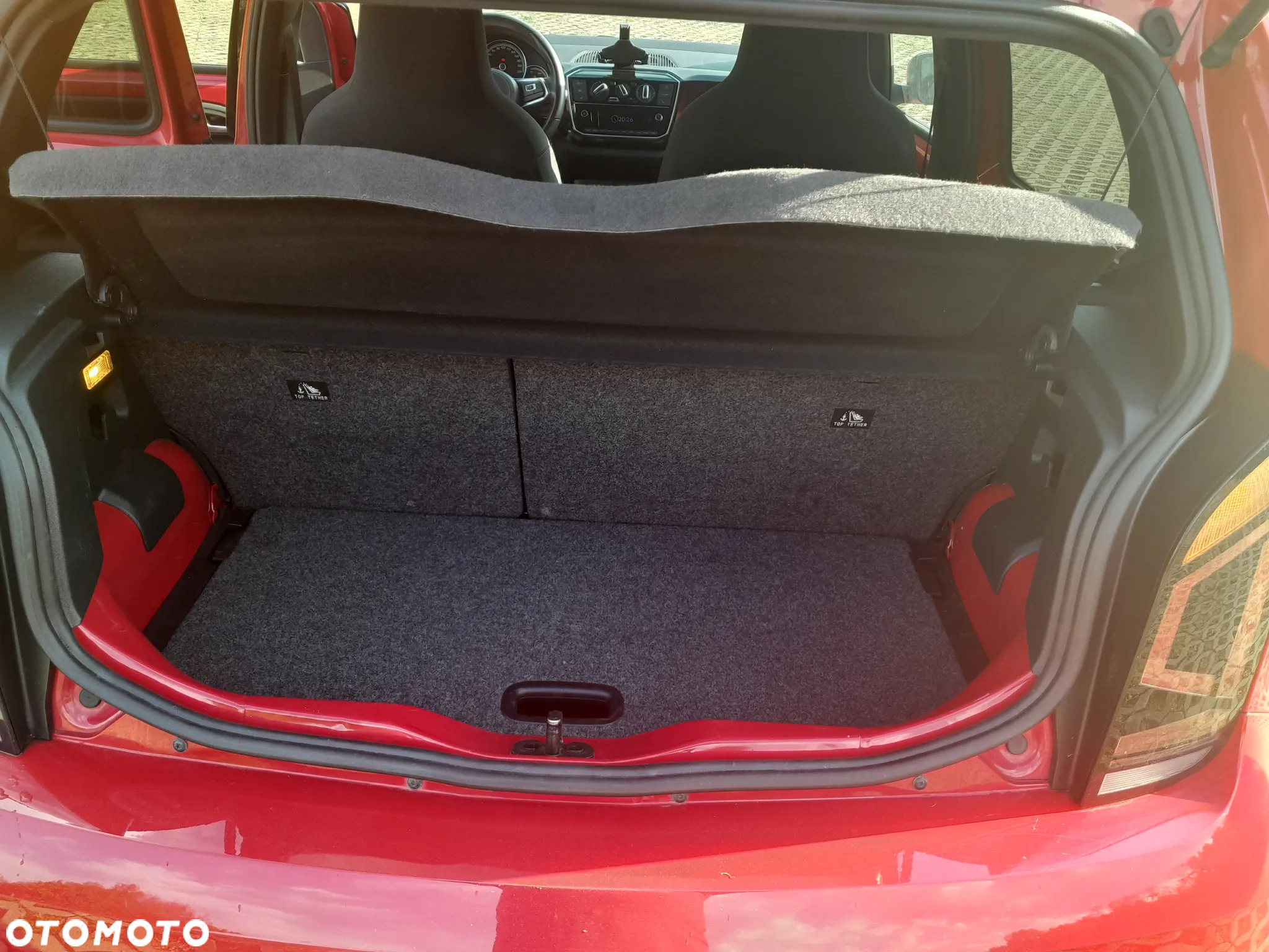 Volkswagen up! GTI - 8