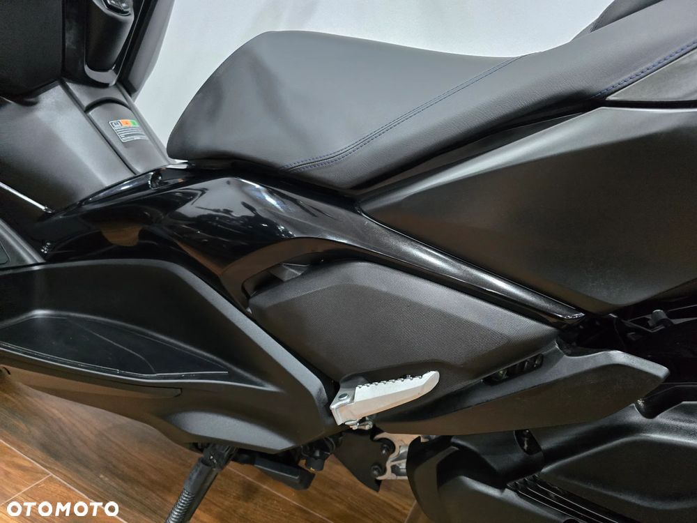 Yamaha X-max - 34