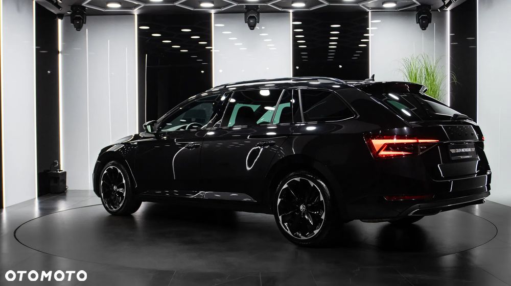 Skoda Superb 2.0 TDI SCR Sportline DSG - 6