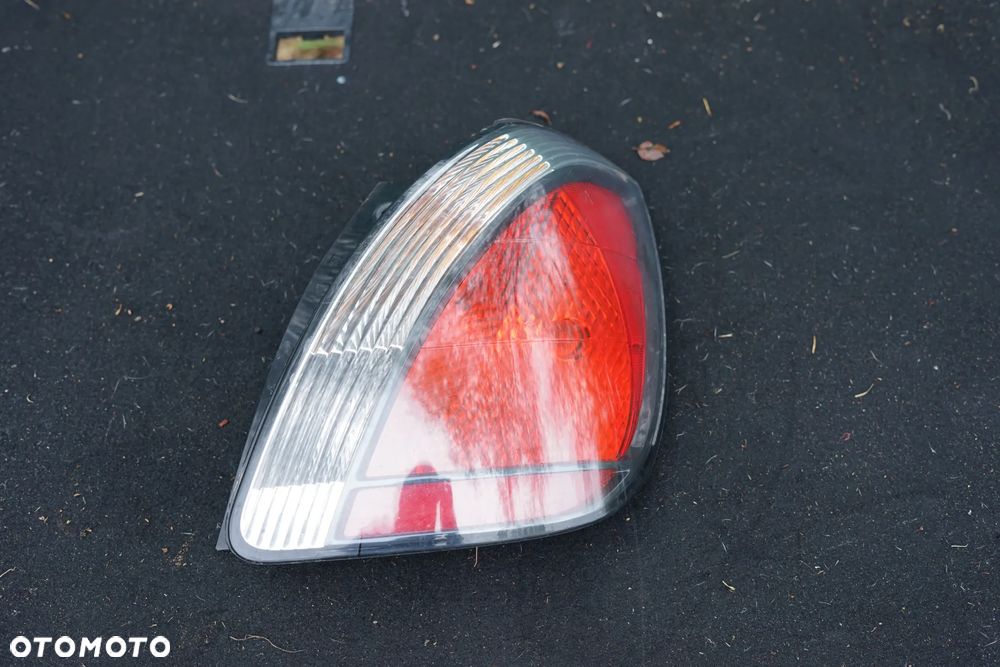 Lampa tył tylna prawa Kia Rio II 5d
