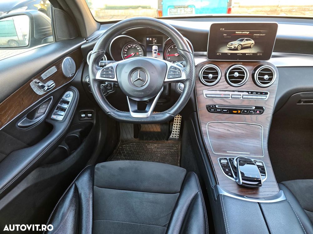 Mercedes-Benz GLC Coupe 300 4Matic 9G-TRONIC AMG Line - 32