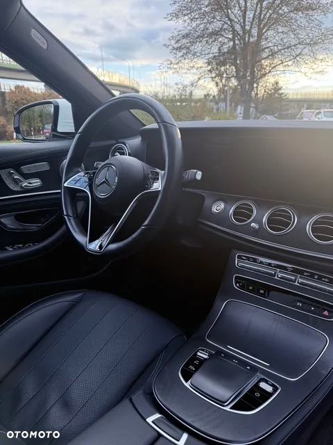 Mercedes-Benz Klasa E 300 Exclusive - 9