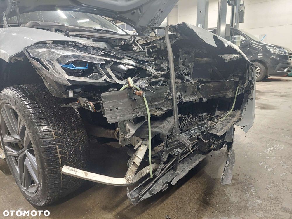 BMW i4 83.9kWh eDrive 40 M Sport - 11