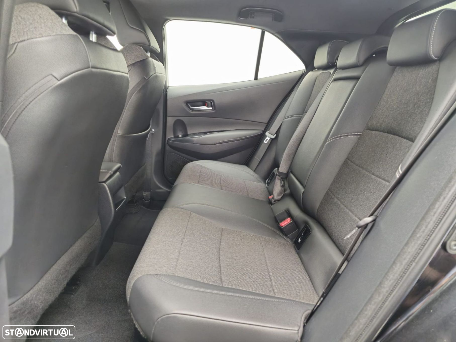 Toyota Corolla 1.8 Hybrid Comfort+P.Sport - 11