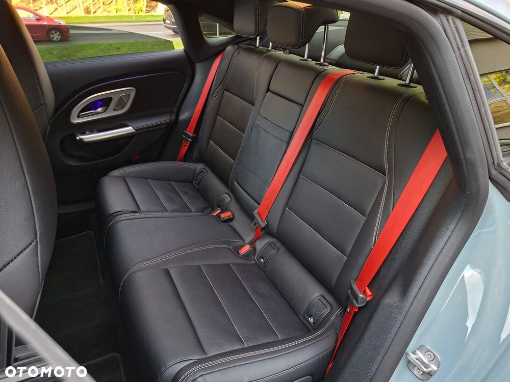 Mercedes-Benz CLA - 14