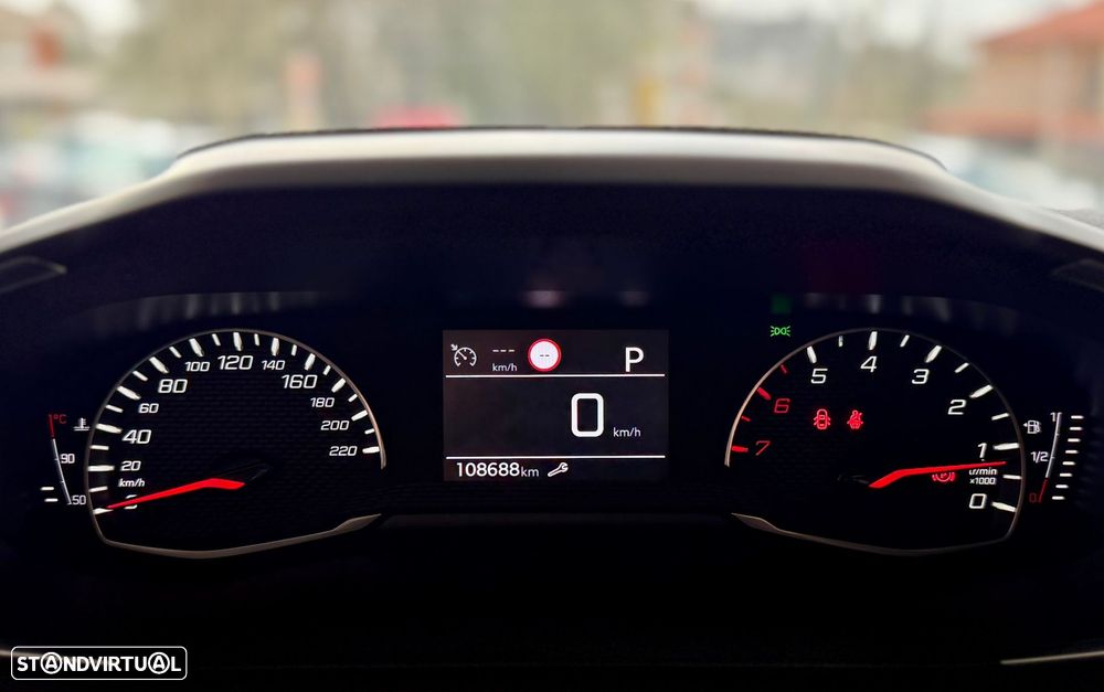 Peugeot 2008 1.5 BlueHDi Allure EAT8 - 15