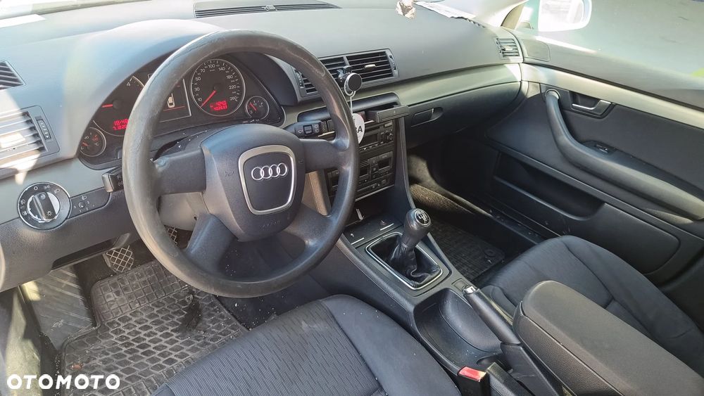 Audi A4 2005 photo 2