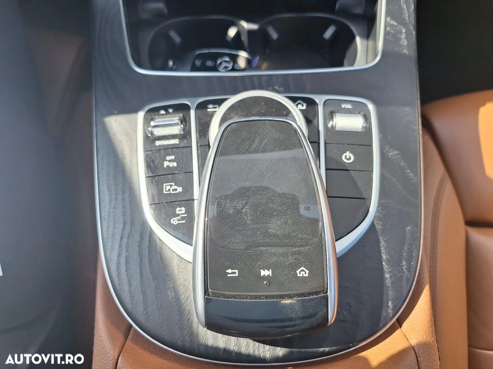 Mercedes-Benz E 300 de Aut. - 6