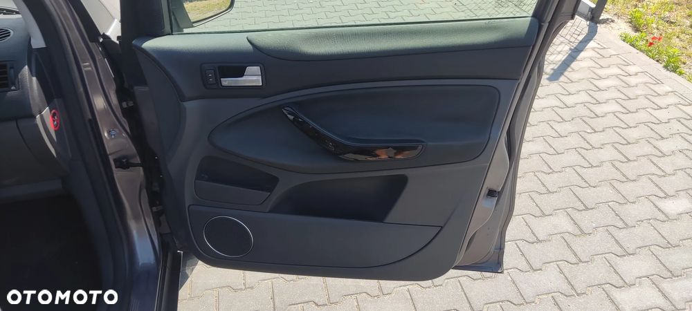 Ford Kuga 2.0 TDCi 4x4 Individual - 29