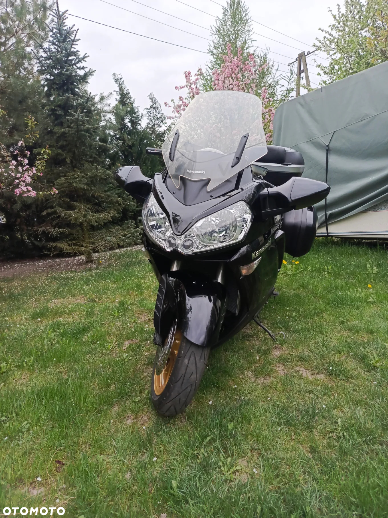 Kawasaki GTR - 16