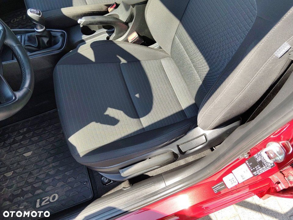 Hyundai i20 - 17