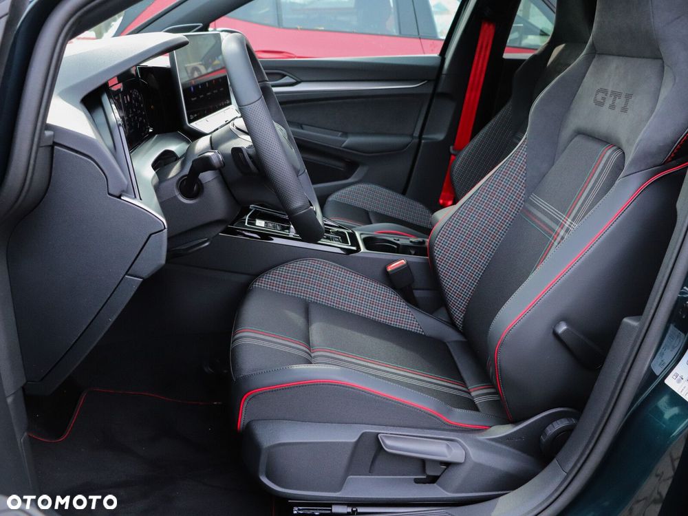 Volkswagen Golf - 11