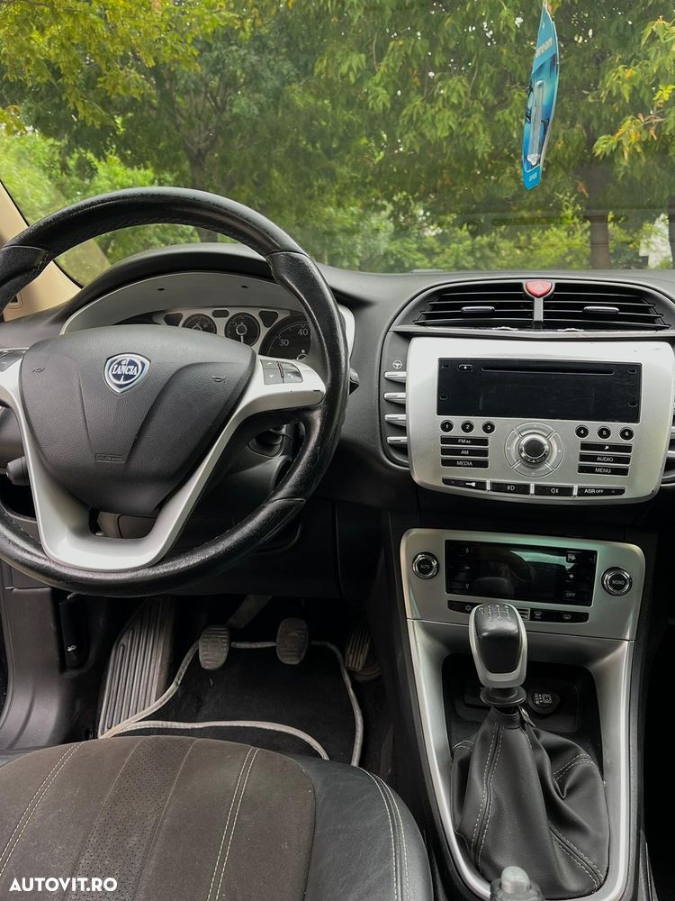 Lancia Delta 1.9 MultiJet Oro - 5