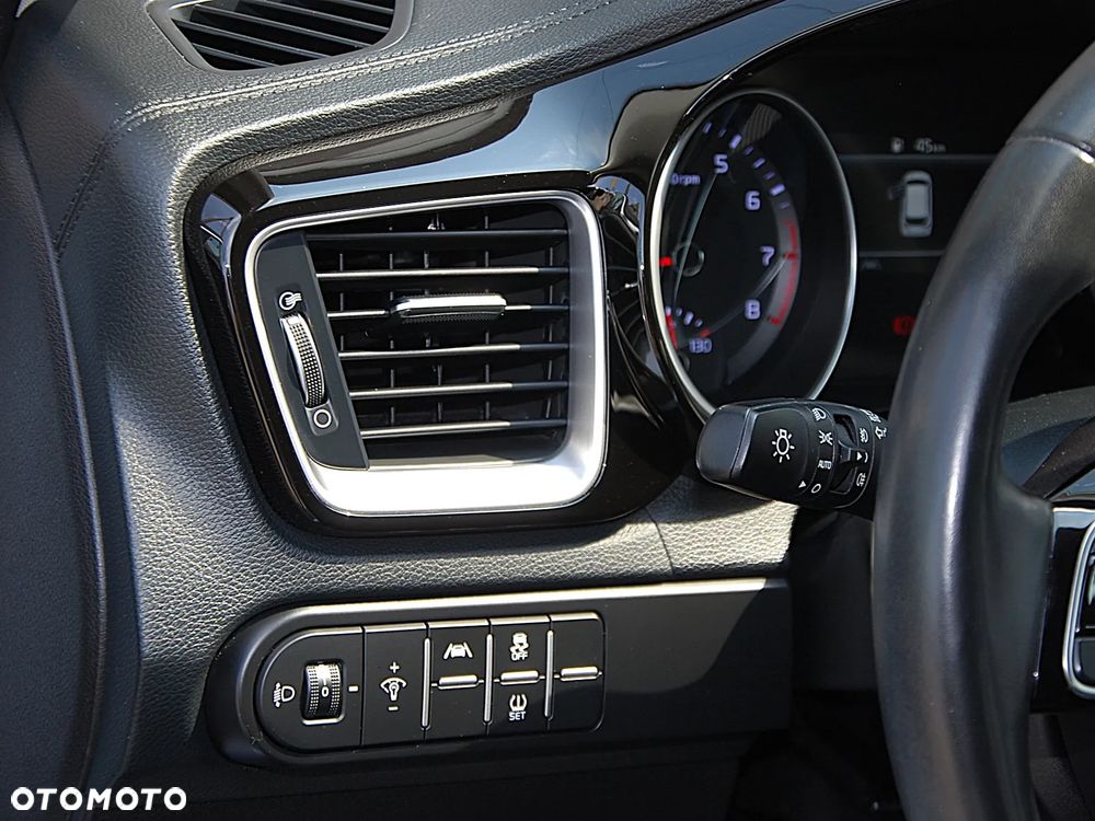 Kia Ceed 1.5 T-GDI L - 34