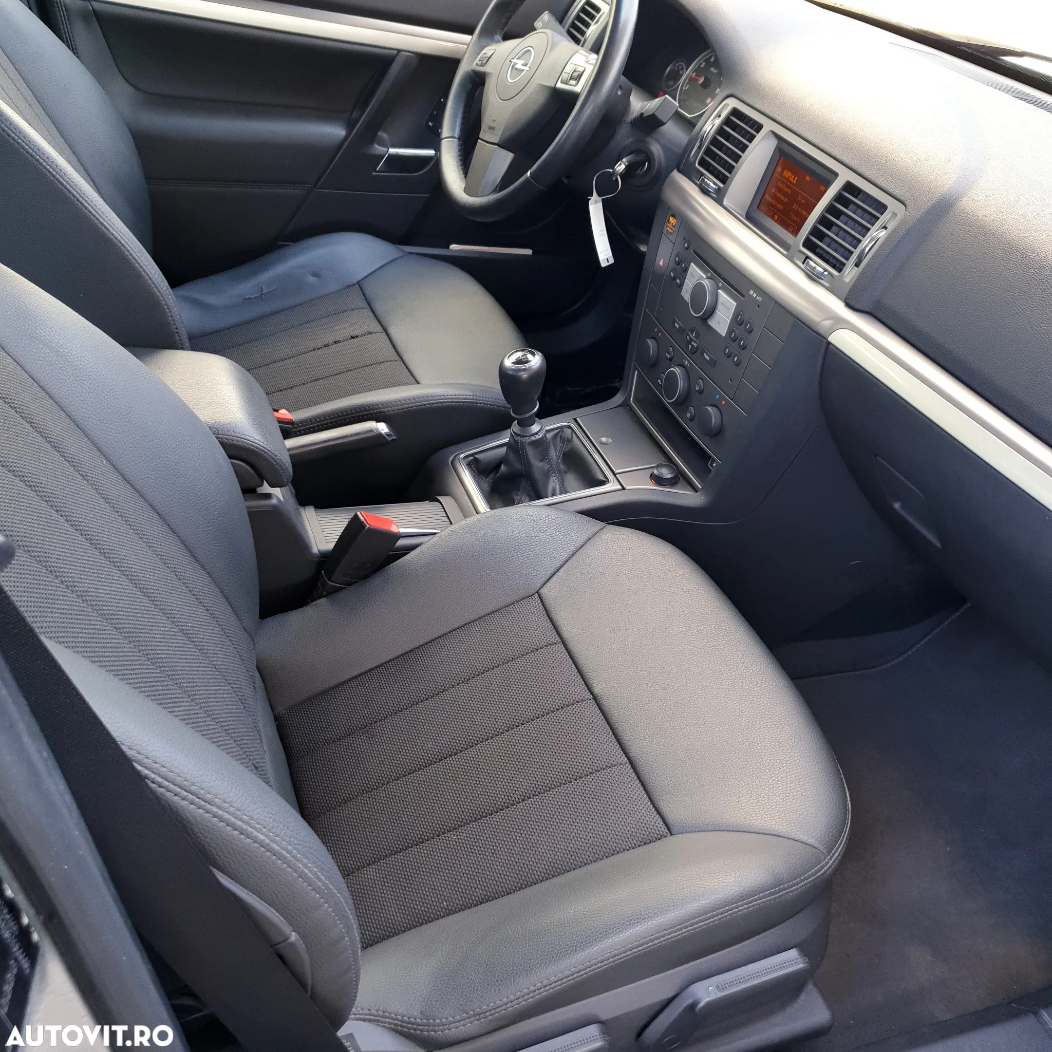 Opel Vectra 1.6i Essentia - 13
