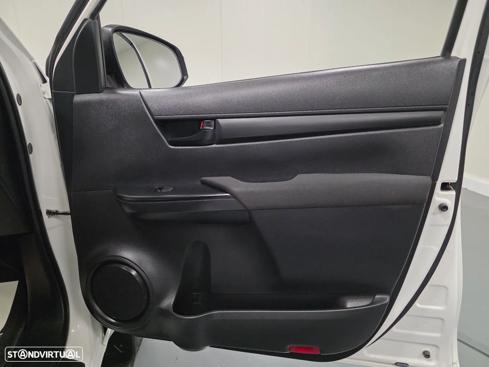 Toyota HILUX  2.4 D-4D 2WD CD - 45