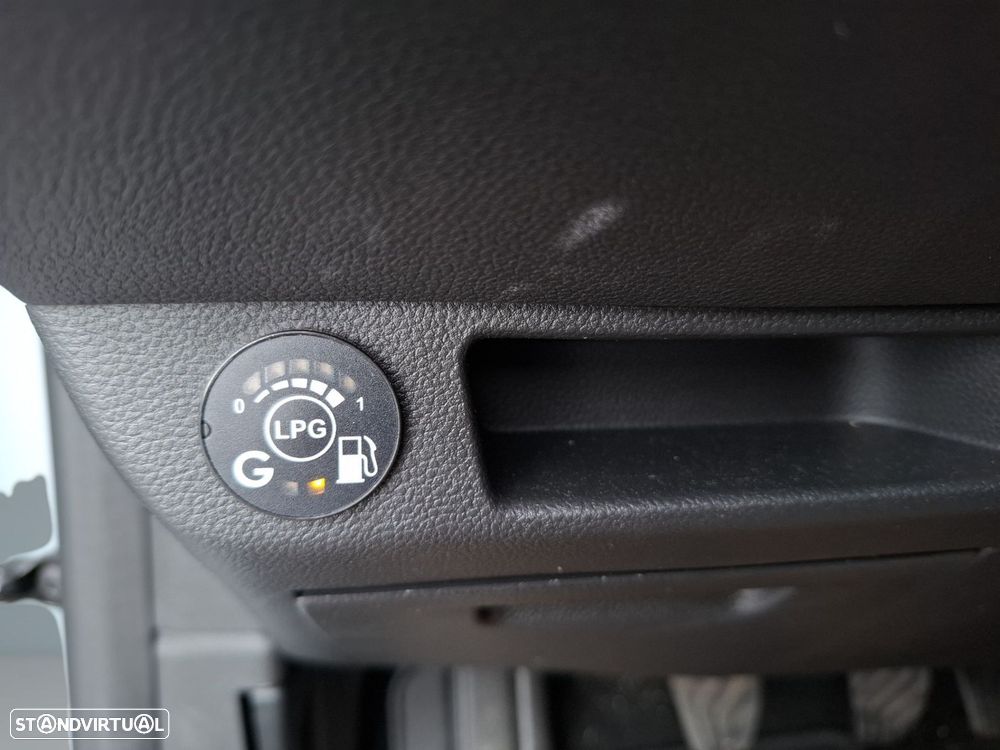 Renault Clio 1.0 TCe Techno Bi-Fuel - 17