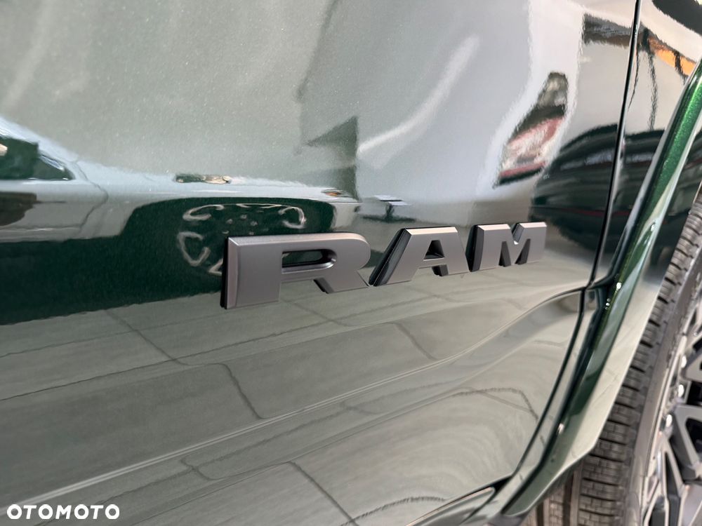 RAM 1500 - 12
