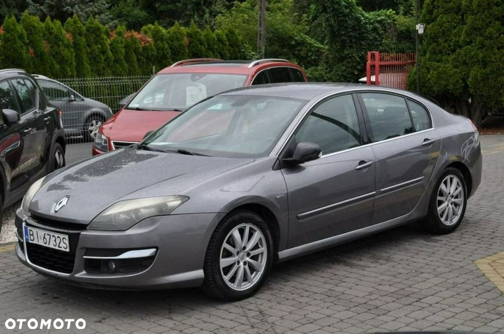 Renault Laguna 2011 photo 2