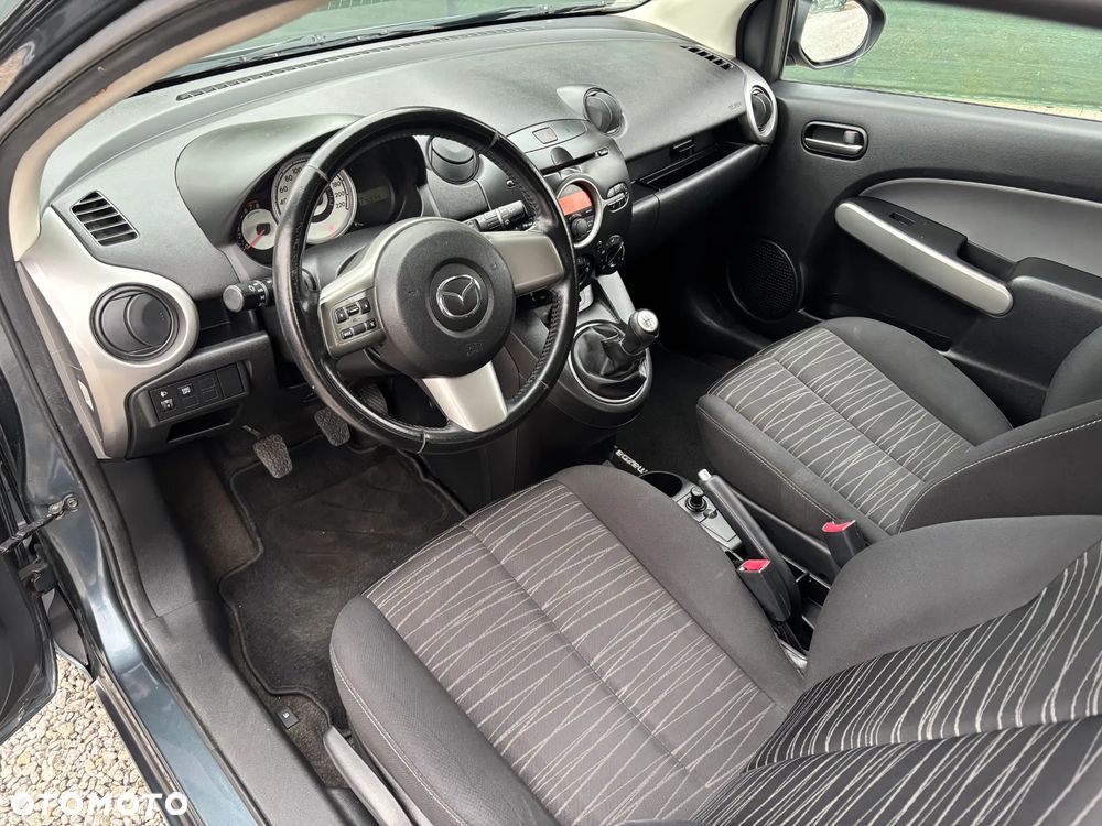 Mazda 2 - 6