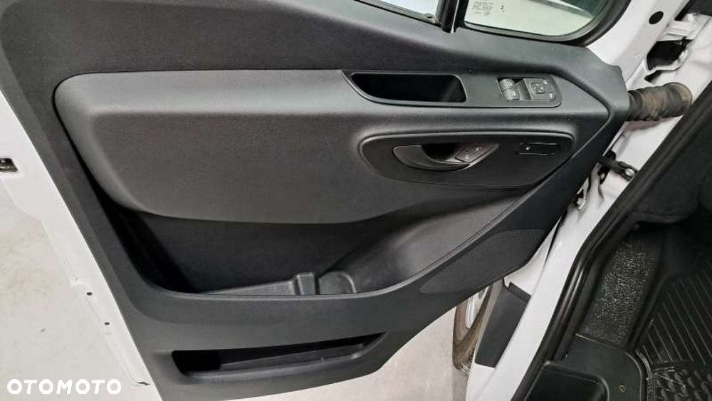 Mercedes-Benz Sprinter - 8