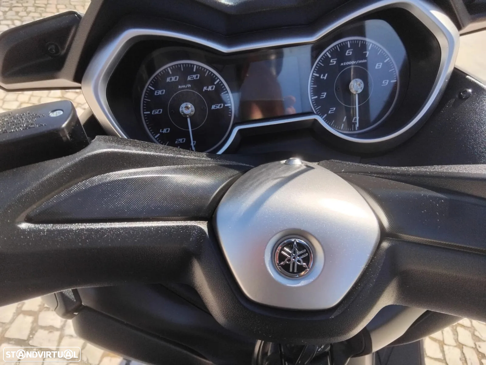 Yamaha X-Max - 9