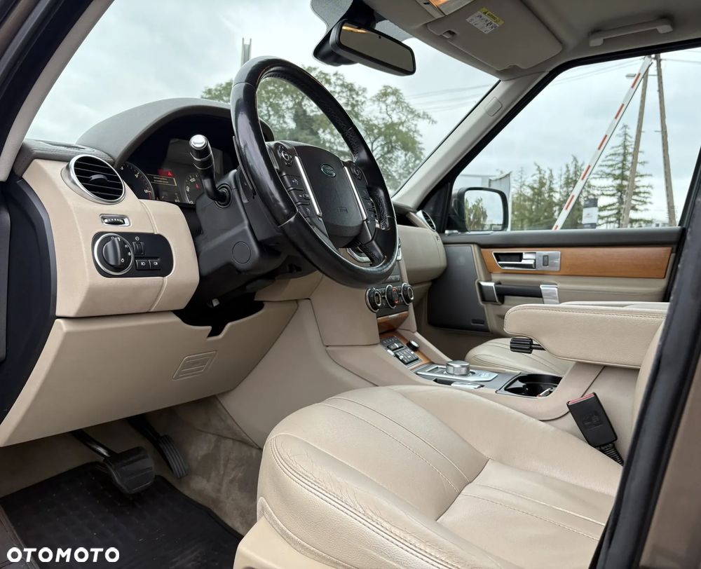 Land Rover Discovery IV 3.0 SD V6 HSE - 12