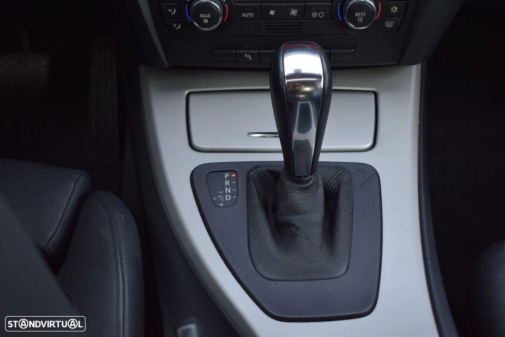 BMW 320 d Coupe Auto - 29