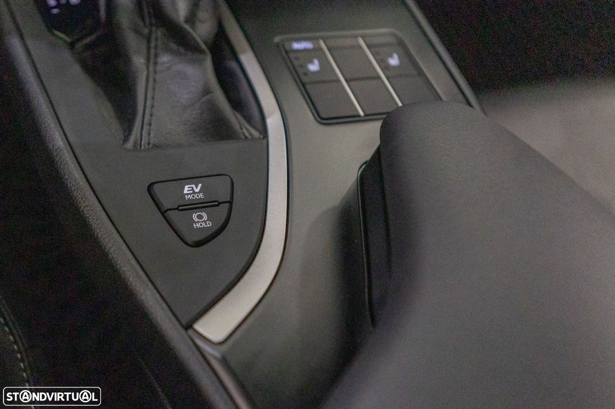 Lexus UX 250h F Sport - 29