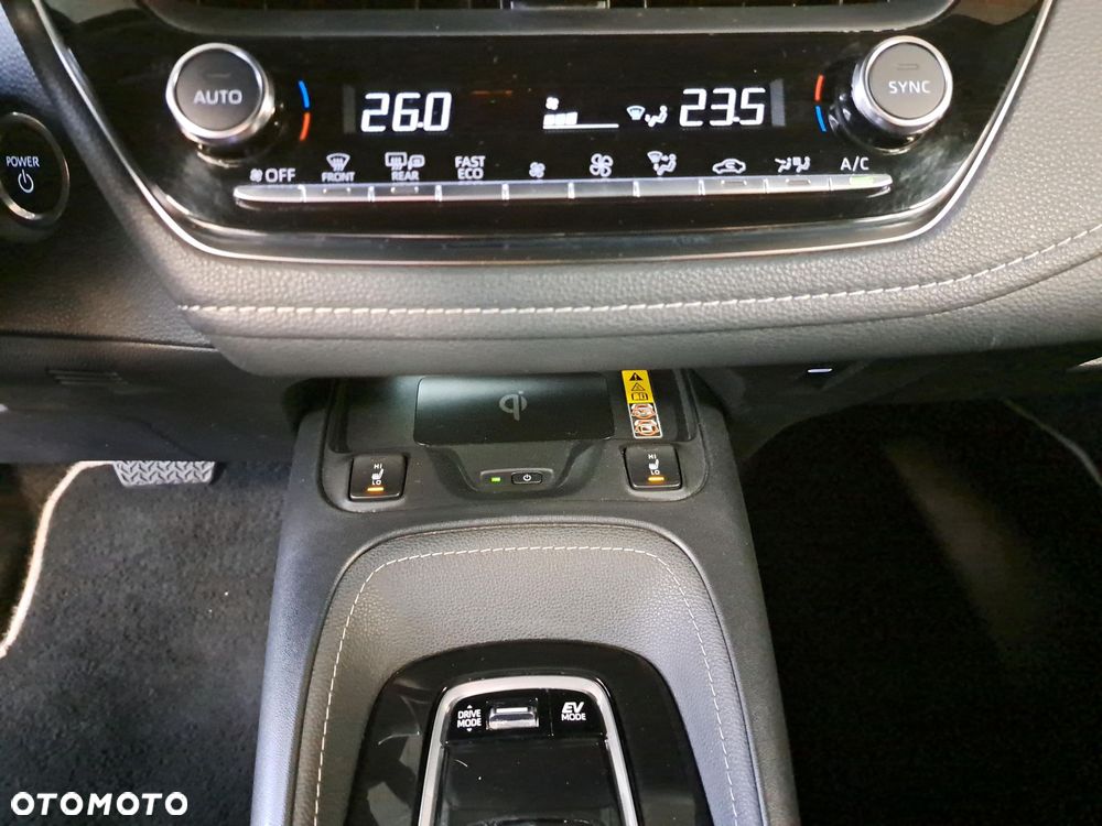 Toyota Corolla 1.8 Hybrid Style - 24