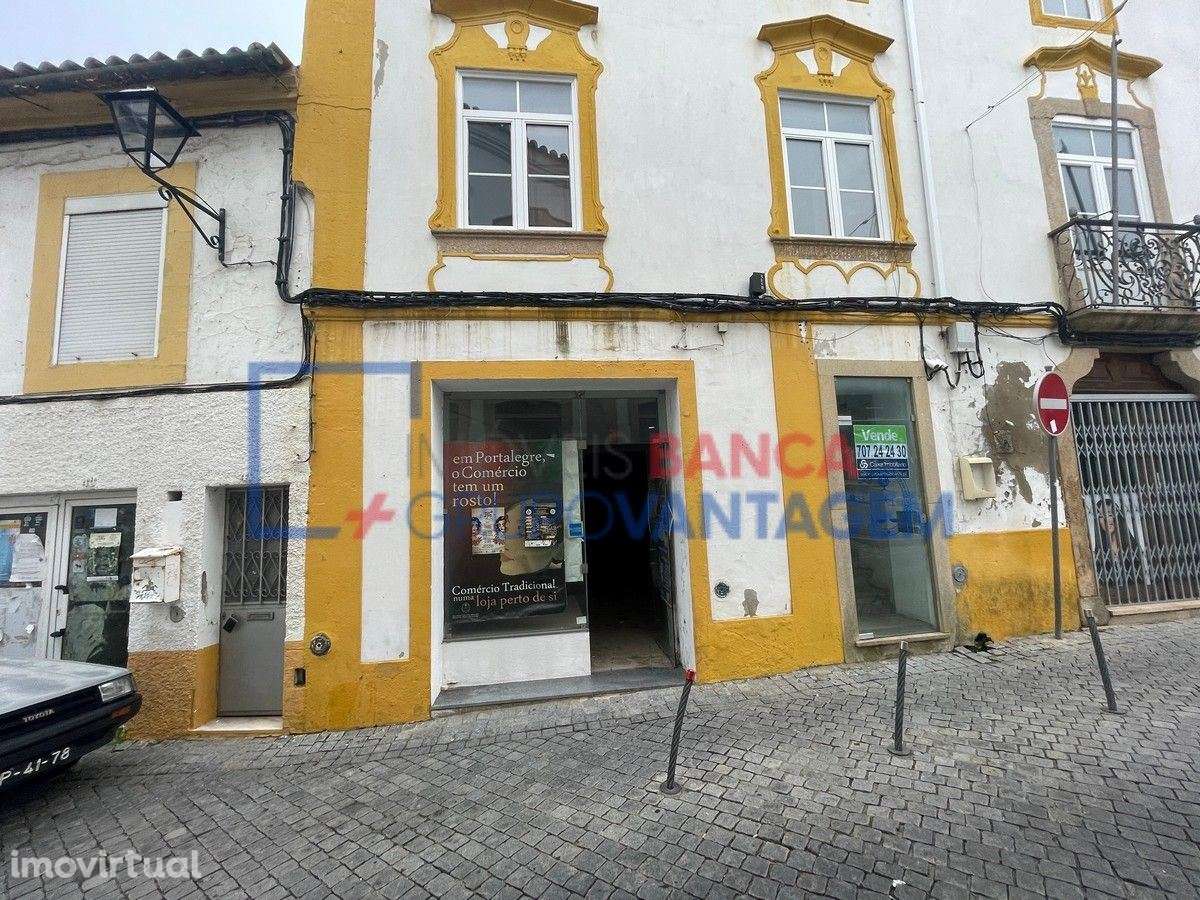 Prédio urbano de 3 pisos, 320m2 de área bruta, no centro histórico ... - Grande imagem: 5/30
