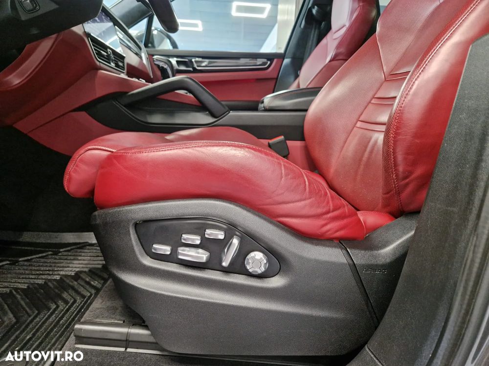 Porsche Cayenne S Tiptronic S - 20