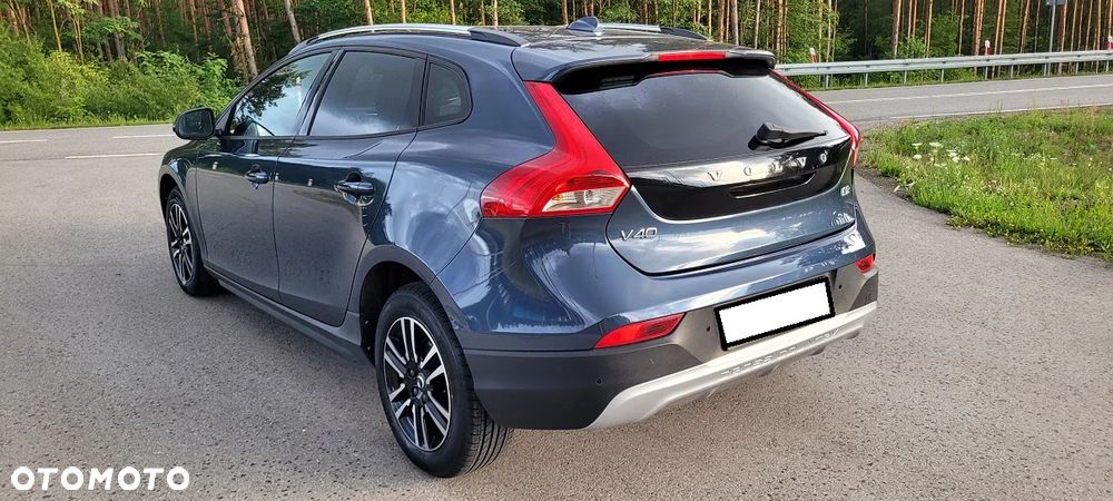 Volvo V40 Cross Country - 19