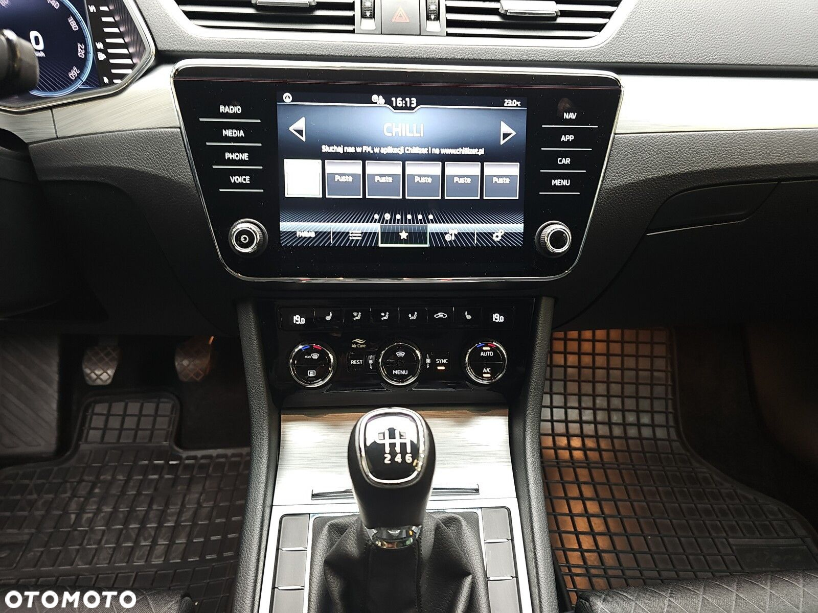 Skoda Superb 2.0 TDI SCR Ambition - 13