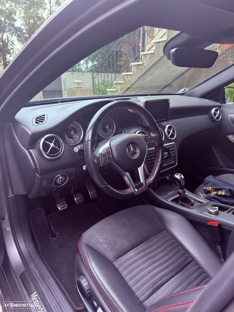 Mercedes-Benz A 200 d AMG Line - 3
