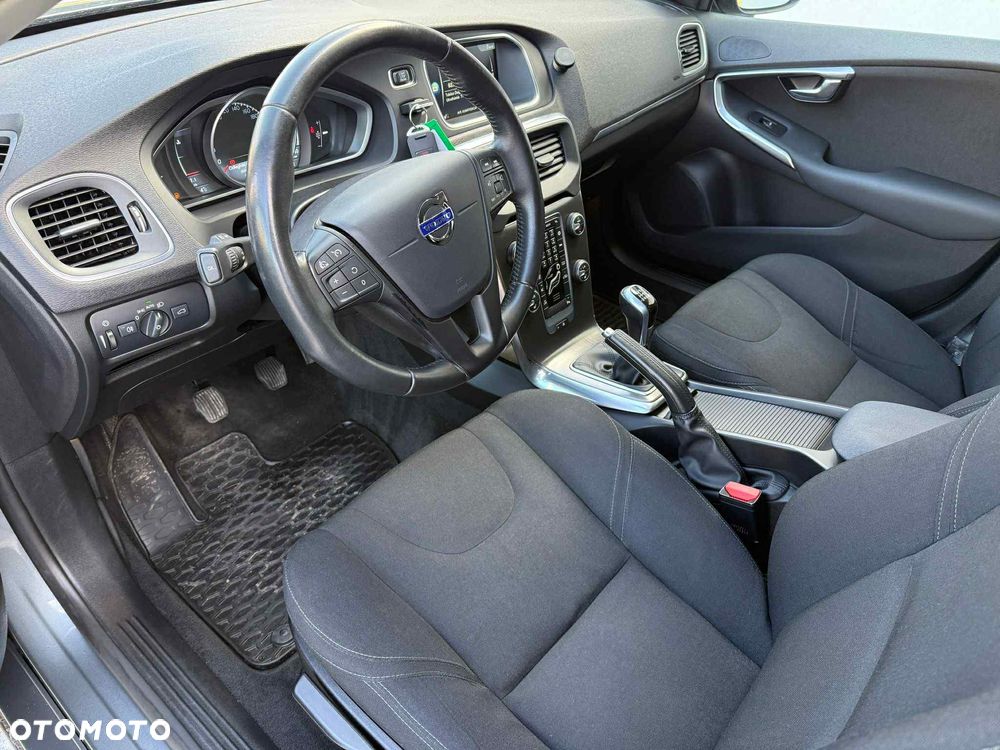 Volvo V40 T2 - 8