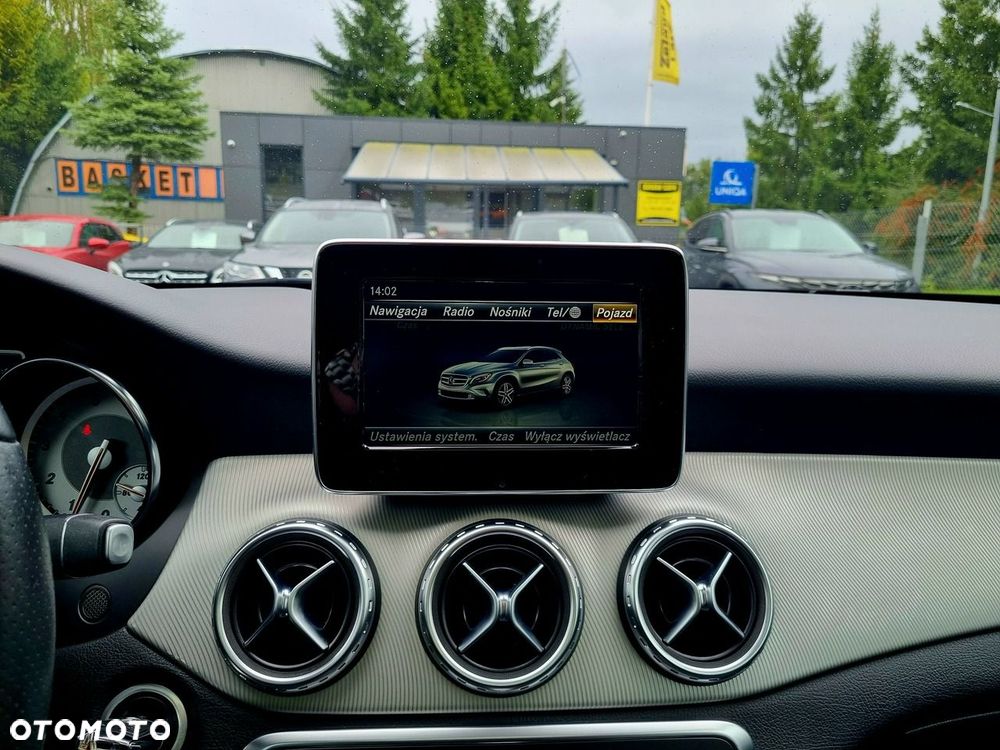 Mercedes-Benz GLA 200 7G-DCT - 20