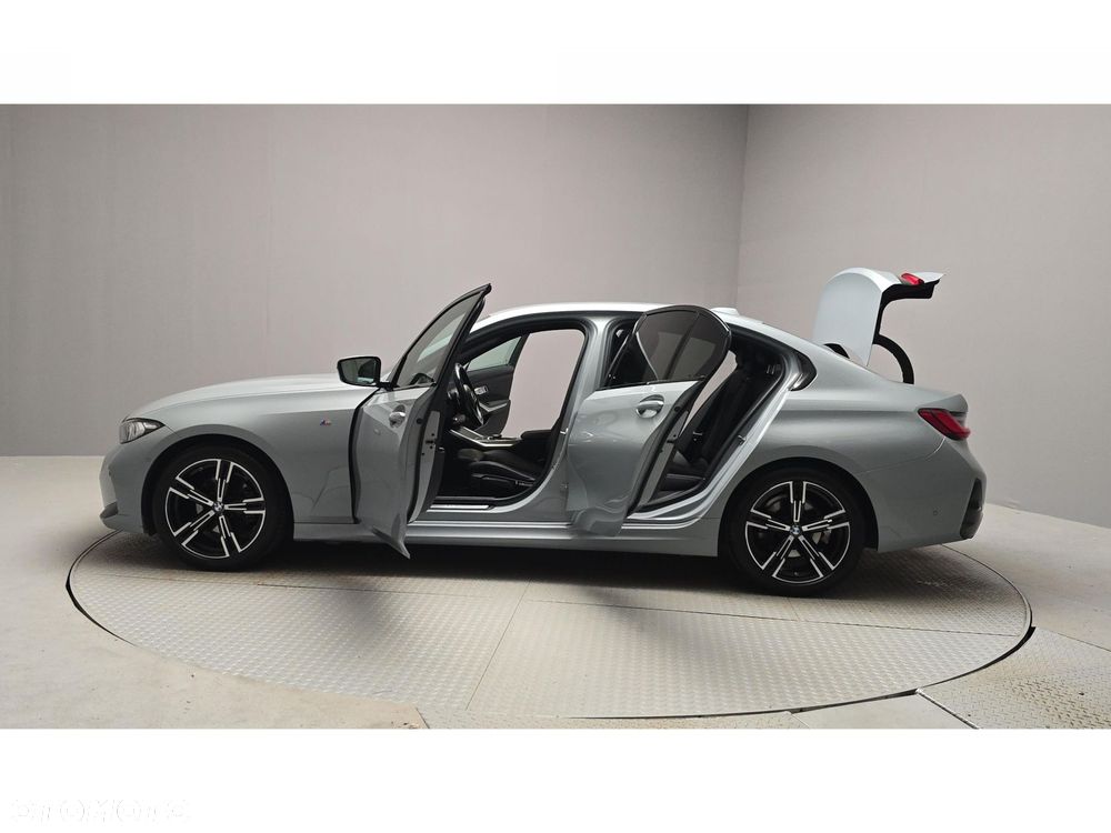 BMW Seria 3 320d xDrive mHEV M Sport - 10
