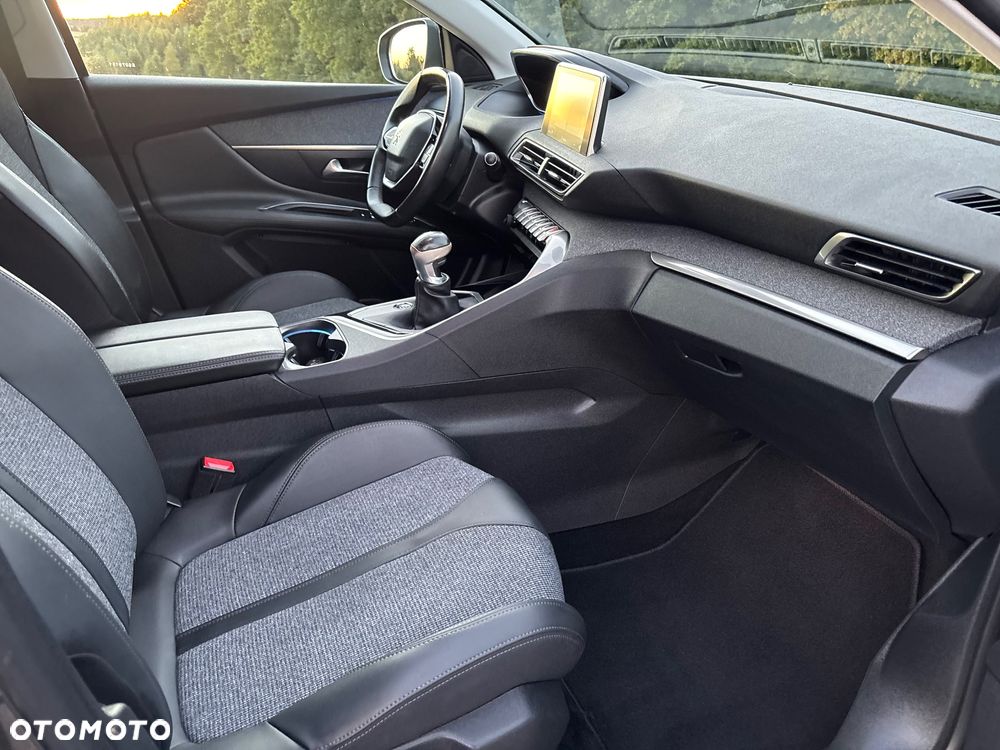 Peugeot 3008 PureTech 130 Stop & Start GPF Allure Pack - 34