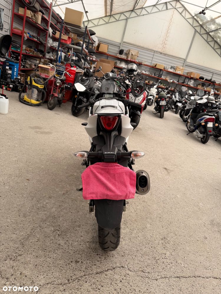 Suzuki GSX-R - 7