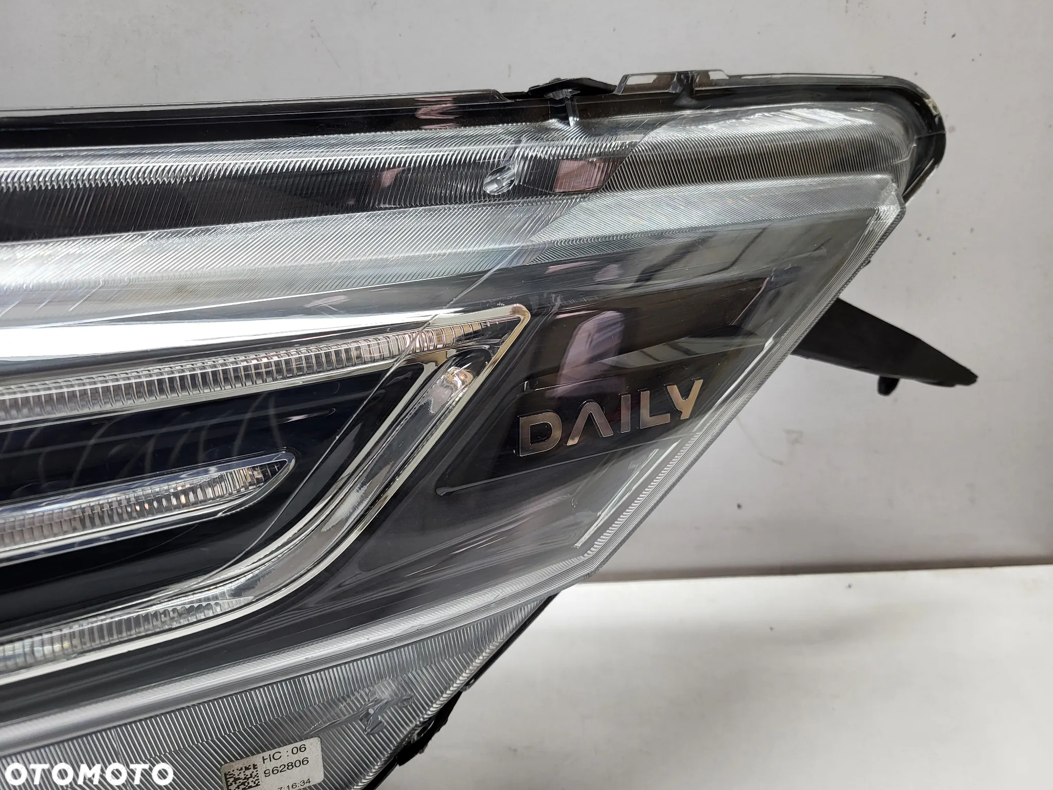 IVECO DAILY IV LIFT REFLEKTOR LAMPA PRZEDNIA LEWA FULL LED 19- 05802711800 - 4