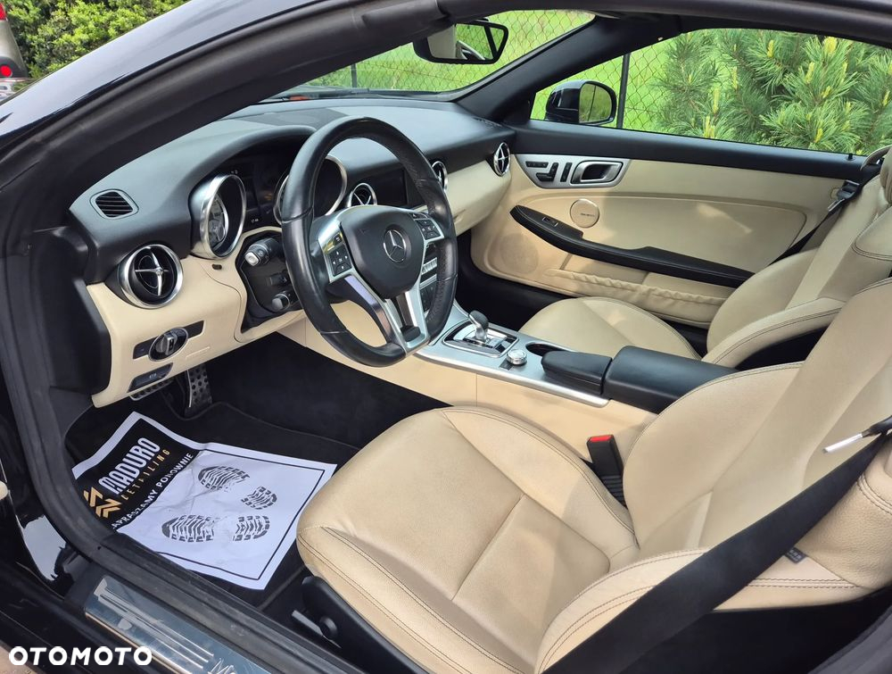 Mercedes-Benz SLK 300 9G-Tronic - 12